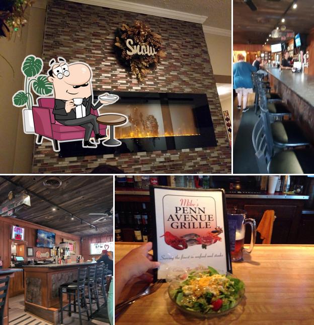 The full bar and pub seating inside Mike's Penn Avenue Grille